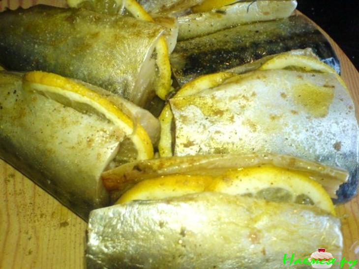 Скумбрия из духовки со шпинатом