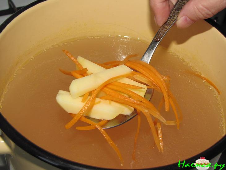 Суп-лапша с фаршированными куриными шейками Суп-лапша с фаршированными куриными шейками