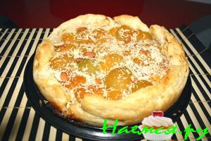 Абрикосовый пирог из слоеного теста