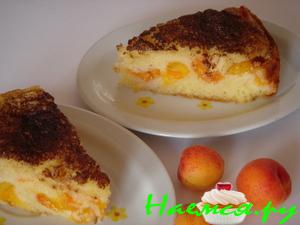Абрикосовый пирог с какао-посыпкой