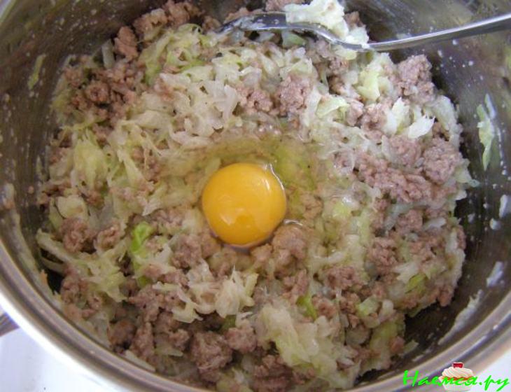 Мясные котлеты с капустой