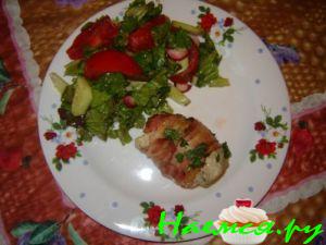 Окунь с грудинкой в духовке