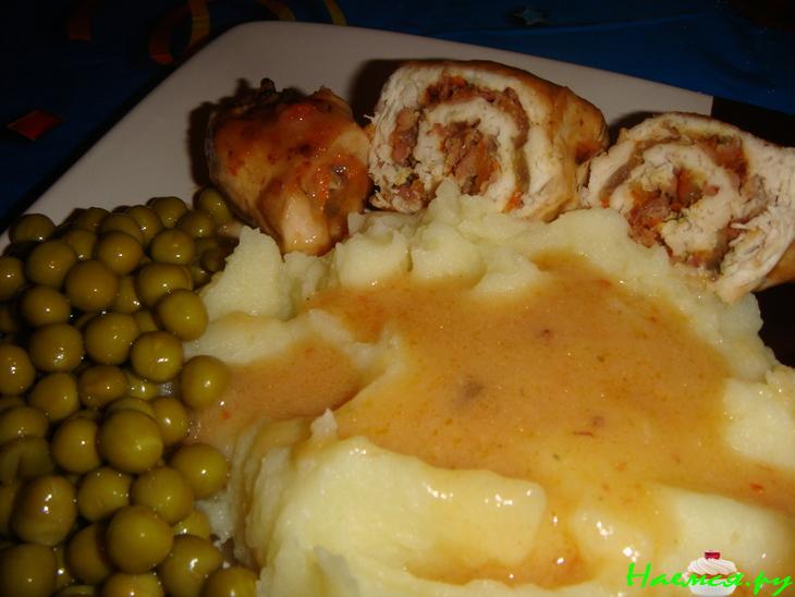 Куриные рулетики под соусом