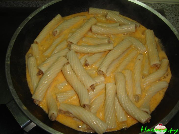 Макароны с котлетой по-хитрому Макароны с котлетой по-хитрому