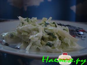 Капустный салатик с редькой в сметане