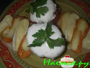 Яйца-пашот в помидорах с французскими гренками