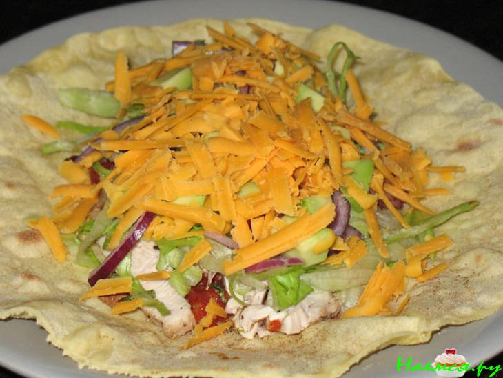 Буррито с начинкой из куриного мяса Буррито с начинкой из куриного мяса