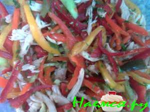 Салат из перца с грудинкой
