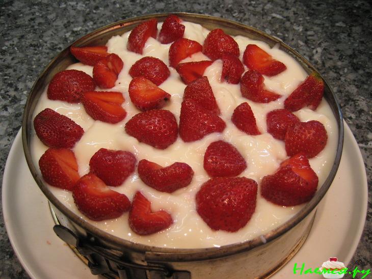 Клубничный торт с йогуртом