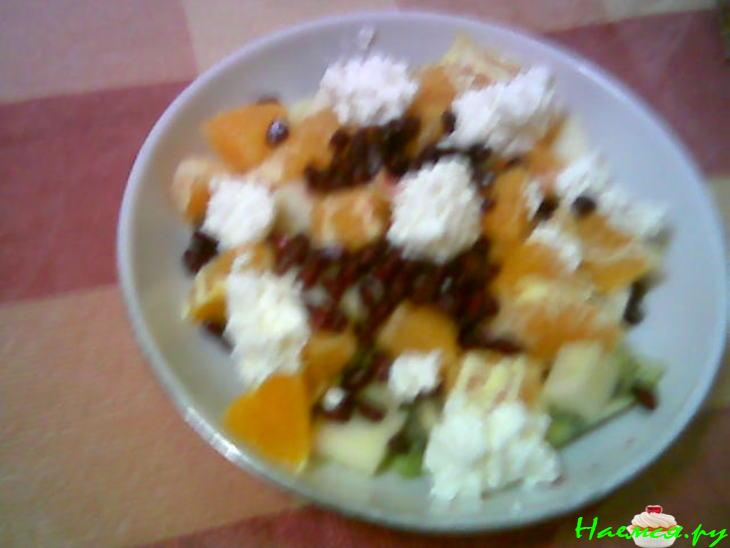 Фруктовый салат с творогом