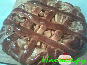Сдобный пирог с яблоками