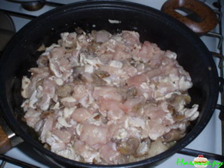 Жульен с грибами и курицей Жульен с грибами и курицей