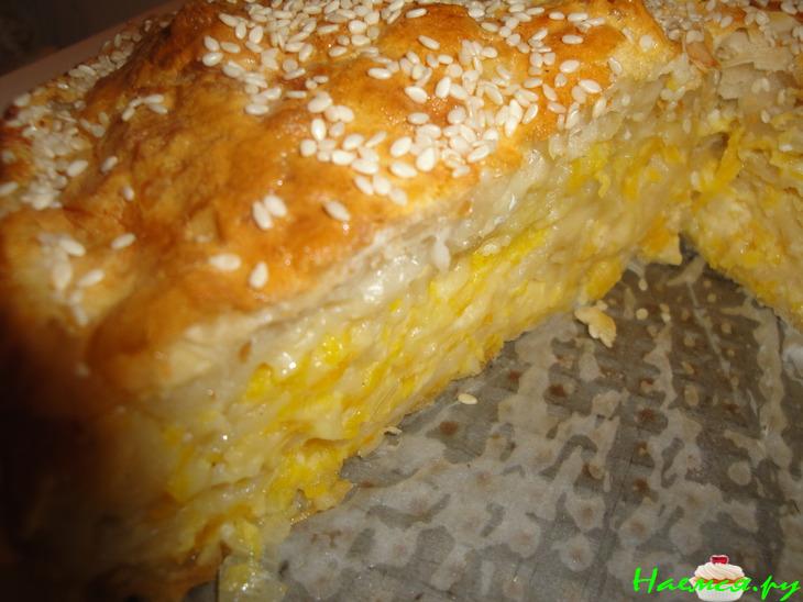 Нежный пирог с сыром и тыквой /kolokithopita/