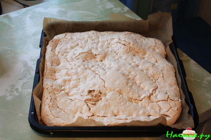 Киевский торт с шоколадным кремом Киевский торт с шоколадным кремом