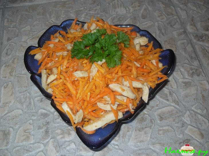 Салат "Морковный" с куриным филе