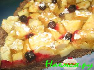 Пирог с яблоками и ванильным пудингом 