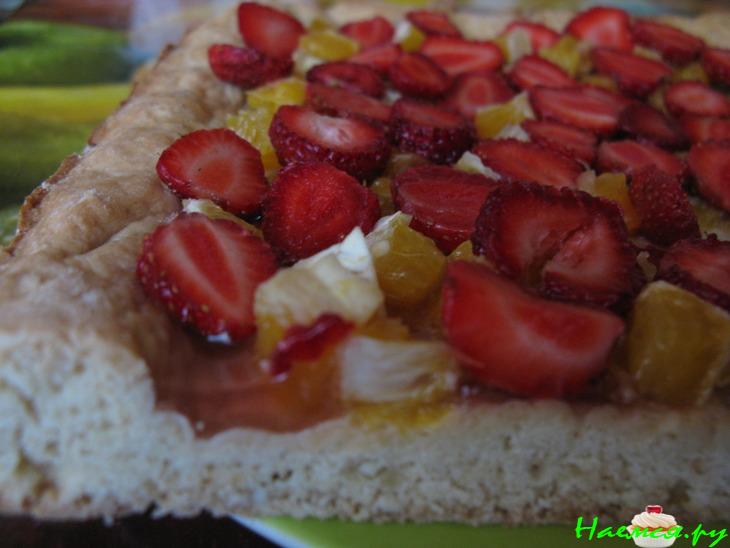 Пирог из быстрого теста с апельсином и клубникой Пирог из быстрого теста с апельсином и клубникой