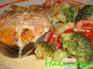 Рыба с овощами в сливочном соусе. Супер просто и вкусно!