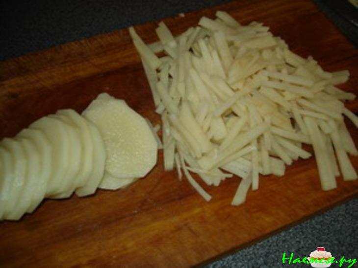 Котлета по-киевски с голубым сыром в оригинальной панировке