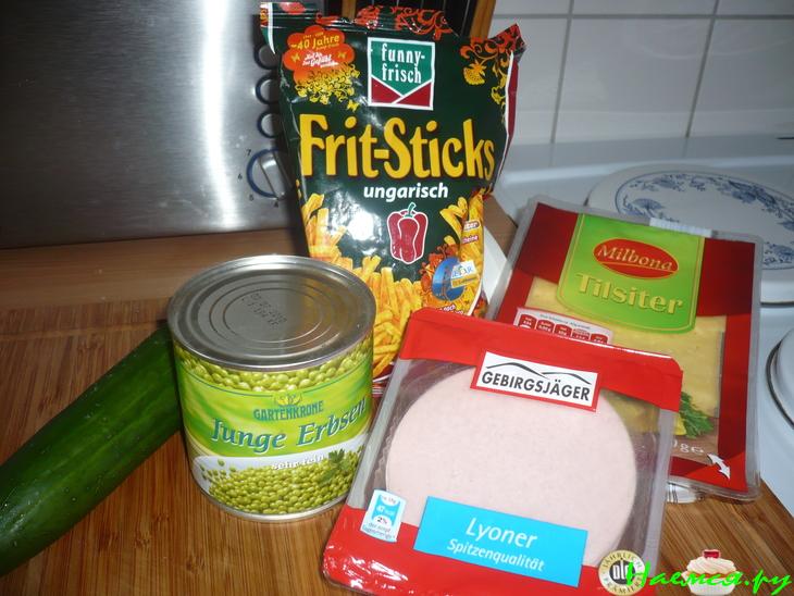 Салат с колбасой быстрый