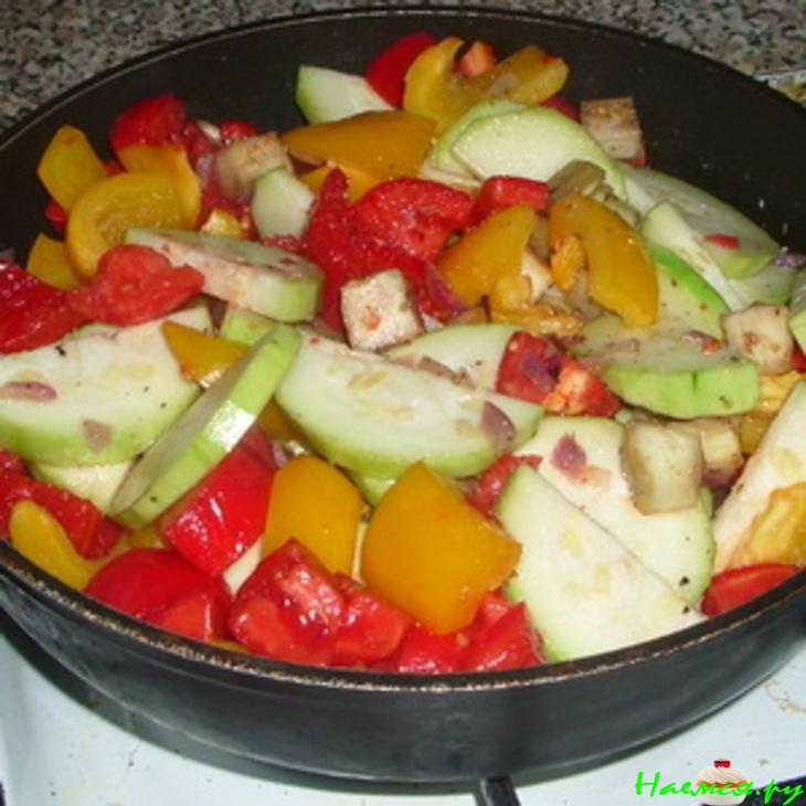 Рататуй с сухим белым вином Рататуй с сухим белым вином