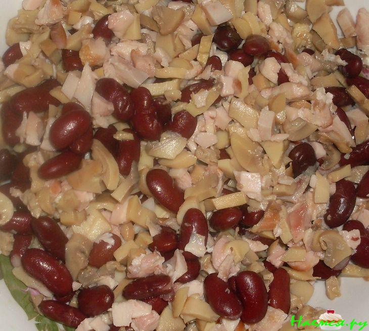 Салат "Любимый" с копченым окороком