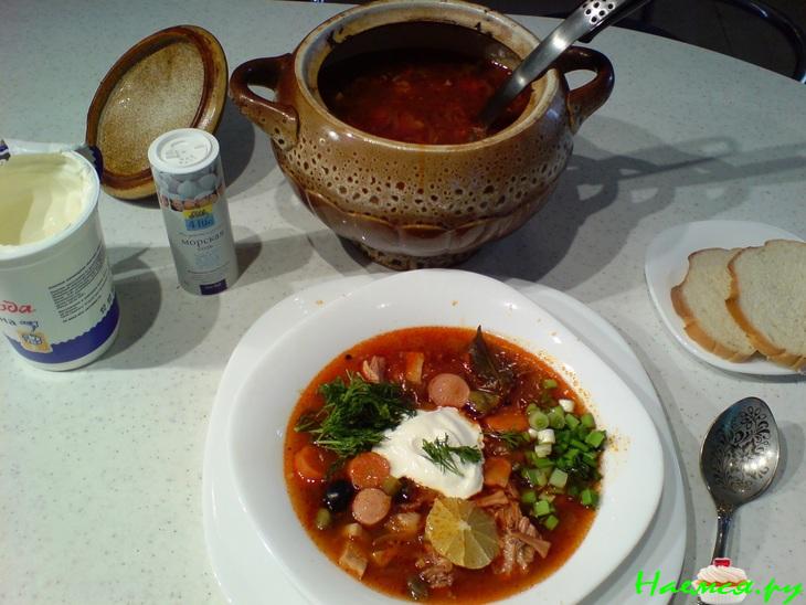 Солянка мясная сборная в горшочке