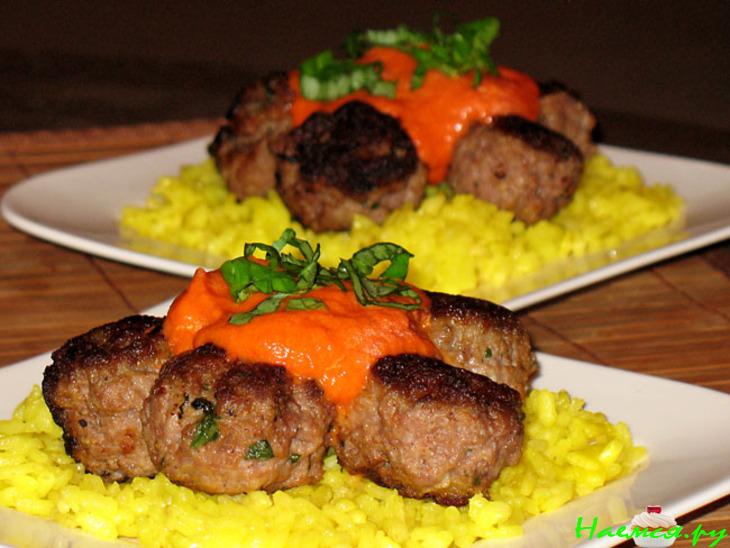 Мясные фрикадельки с соусом из запечённой паприки (Polpettine con salsa peperone)