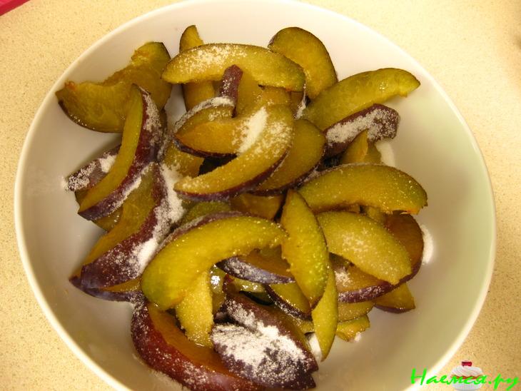 Песочный пирог со сливами "Неженка"