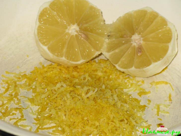 Бисквитный рулет с бананом и киви