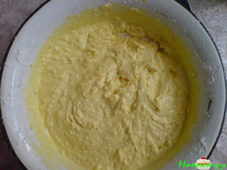 Пирог с вишней и безе