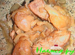 Свиная шейка с яблоками