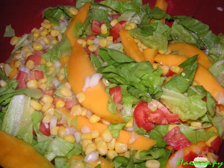 Лёгкий салат из манго Лёгкий салат из манго