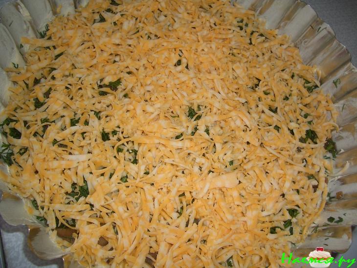 Грибной пирог с луком и сыром