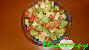 Салат из авокадо с Адыгейским сыром