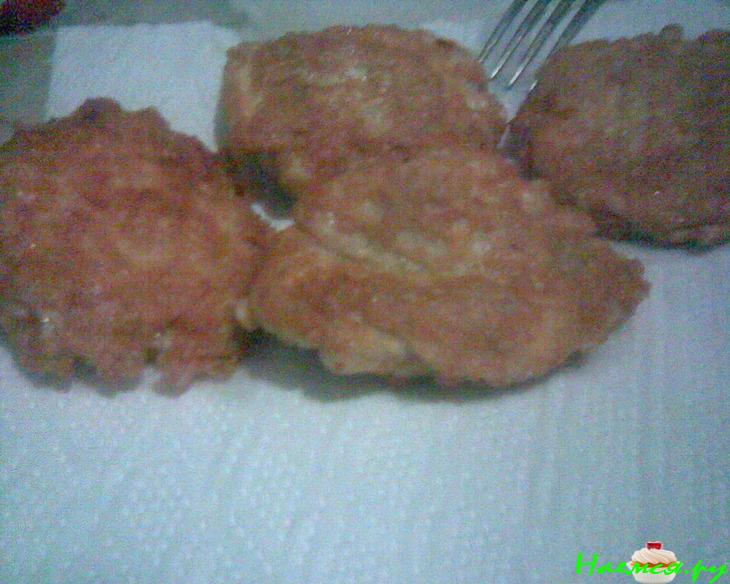 Жареная рыба в круглых вафельках Жареная рыба в круглых вафельках