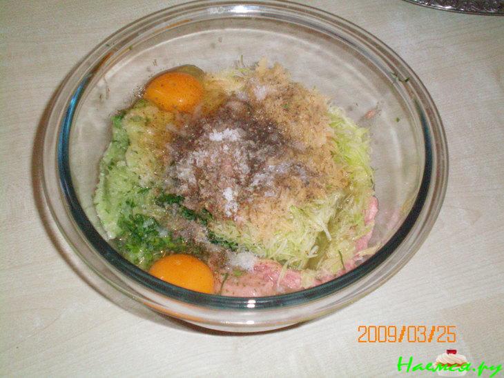 Куриные котлеты с цуккини и картошкой