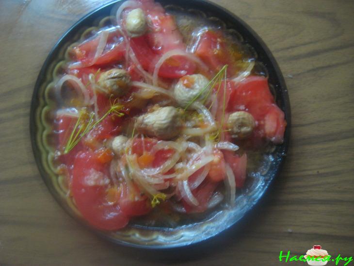 Салат из грибов дождевиков с овощами