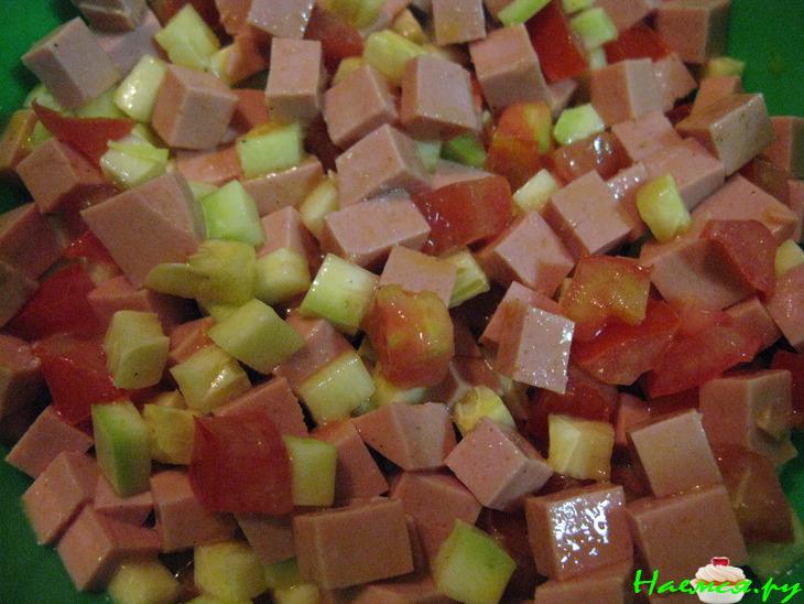 Сочная пицца на тонком кефирном тесте