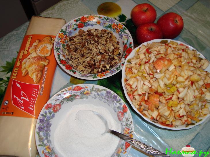 Яблочный пирог с грецкими орехами