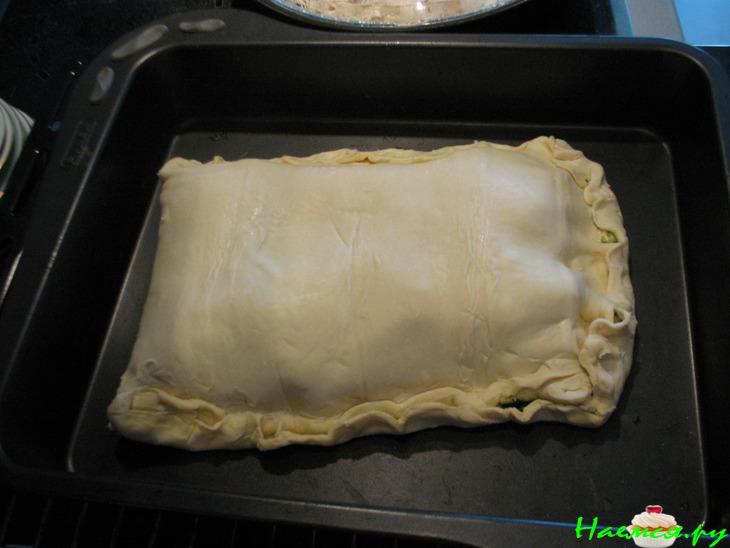 Слоеный пирог со шпинатом 