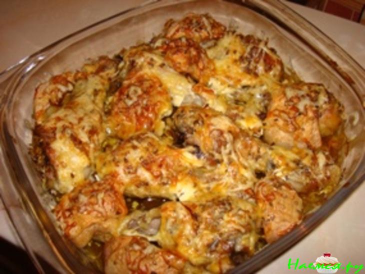 Куриные голени с кунжутом и яблоками