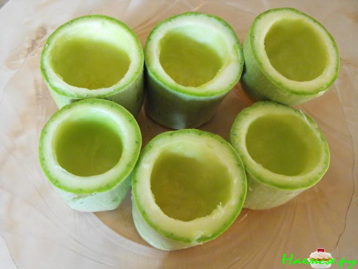 Кабачковые бочонки с креветками