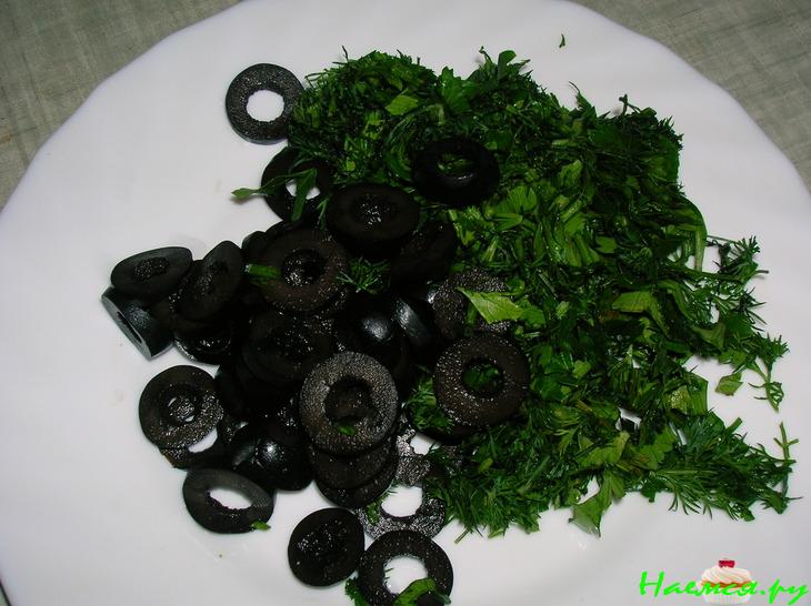 Суп из индейки с маслинами и сырными гренками