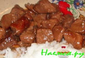 Свинина, тушеная "по-красному"