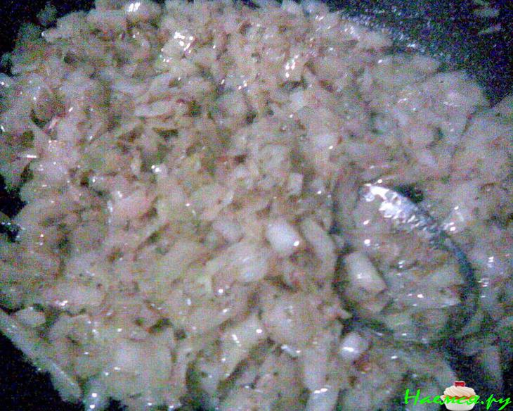 Постные пирожки с капустой и рыбной консервой Постные пирожки с капустой и рыбной консервой