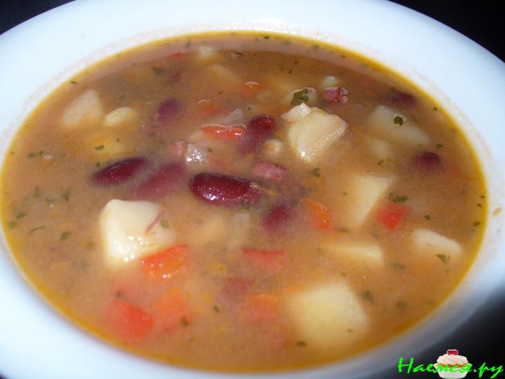 Суп Фасолевый с шеей индюка ( мой вариант )