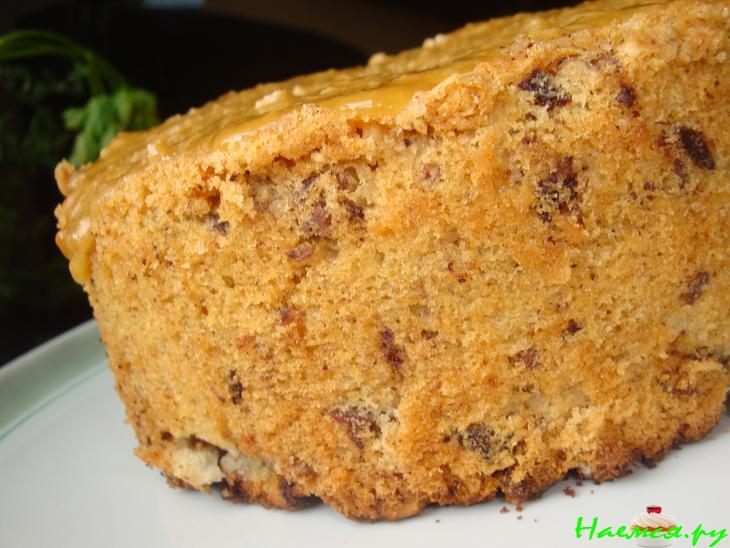 Пирог с орехами, бананом и шоколадом