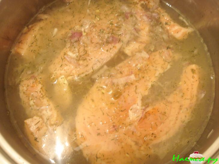 Лосось в соусе из каппари