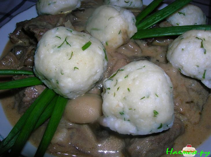 Венгерская токань с творожно-укропными клецками